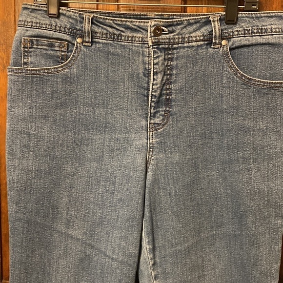 Charter club classic straight blue denim jeans. - Picture 3 of 6